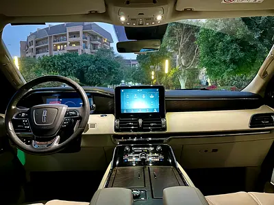 صورة 5 لـ 2020 Lincoln NAVIGATOR