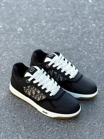 Sneaker shoes for men