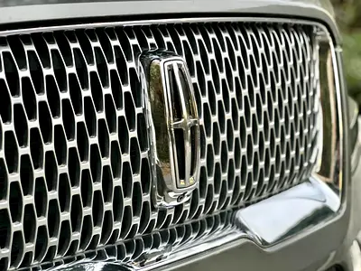 صورة 6 لـ 2020 Lincoln NAVIGATOR