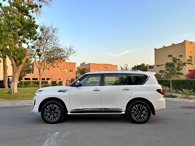 Nissan Patrol SE Platinum City, миниатюра 2