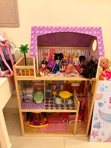 Kidkfraft Doll House