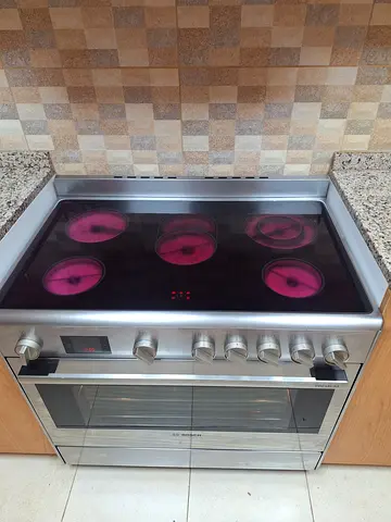 Bosch letest model 6 Series 5 hubs electric cooker