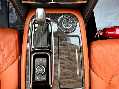 Nissan Patrol SE Platinum City, миниатюра 18
