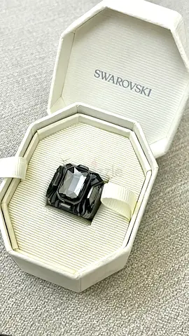 Elegant Swarovski Black Crystal Ring #52 16.2mm