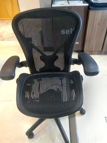Herman Miller Aeron chair size B and C available for selling