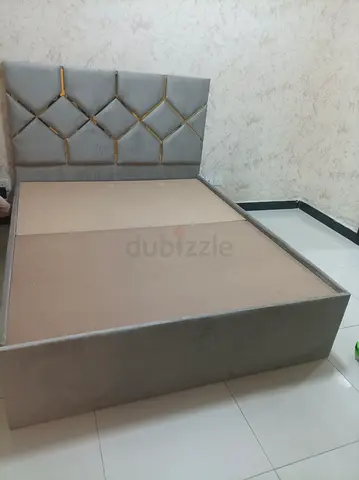 Queen size bed frame and