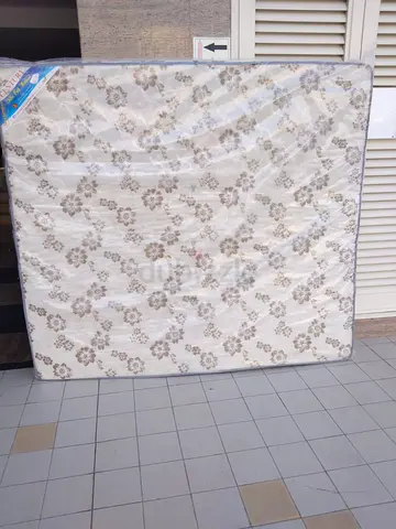 180x200cm King size mattress.  All times delivery available