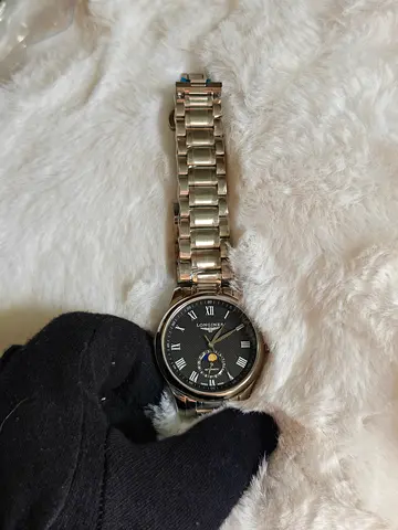 Men watch longines