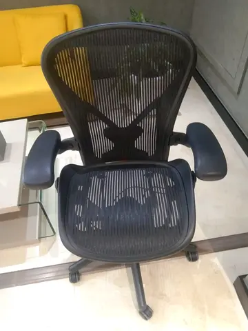 For selling Herman Miller Aeron chair good condition same look new one available
