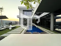 Live in luxury in the heart of nature... and own a 4-bedroom townhouse in "Masar 1"