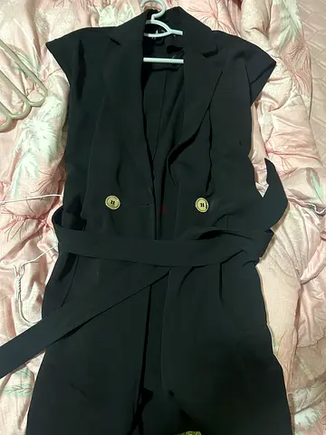 Zara long sleeveless blazer with gold buttons brand new fits any size from xs to medium