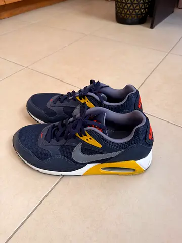 Nike Air Max Blue/Yellow – Size 45 – Excellent Condition