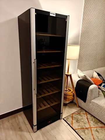 Vestfrost Wine cooler dual Temp with wooden shelves 220 bottles capacity