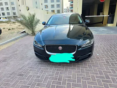 2017 Jaguar XE thumbnail 8