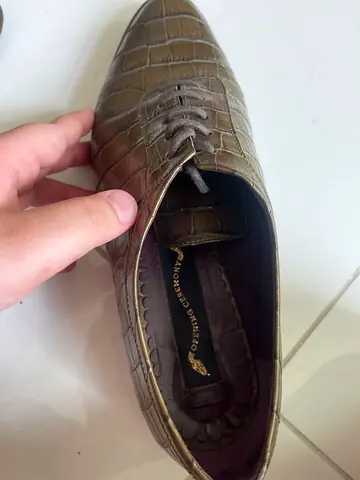 Selling brand new shoes for 70