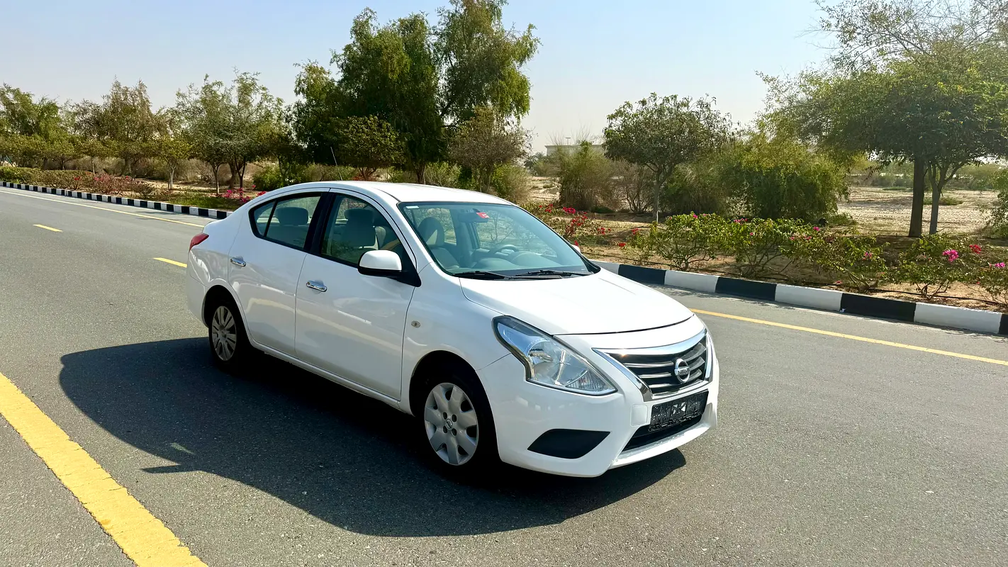 Nissan Sunny 2022 — photo 1 of 16