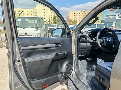 صورة 9 لـ 2025 Toyota HILUX