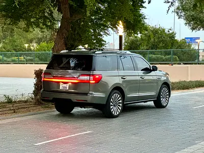 صورة 4 لـ 2020 Lincoln NAVIGATOR