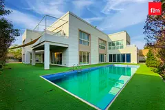 Modern Villa With Nearby Schools &amp; Amenities