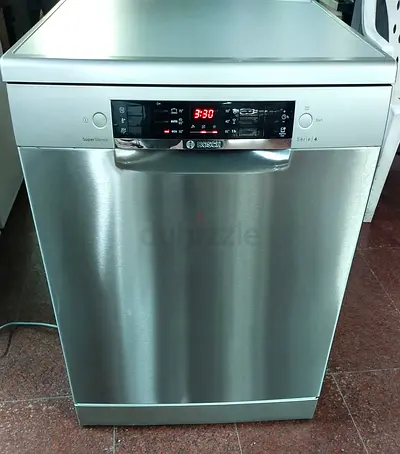 Bosch New model 3 Racks Dishwasher.  Series 6