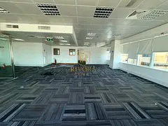 BIG OFFICE I PARTITIONED SPACES I SEA VIEW