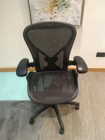 For selling Herman Miller Aeron chair size B and C available