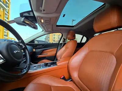 2017 Jaguar XE thumbnail 16