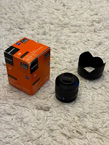 Sony 35mm Sonnar T* FE F2.8 ZA Lens with Box