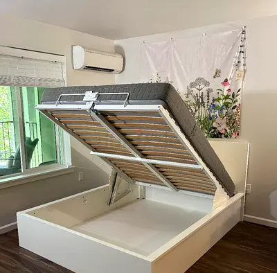 IKEA hydraulic king‑size bed (180 × 200 cm) with  IKEA mattress