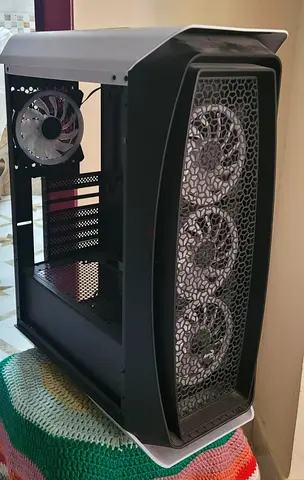 Computer Case with Triple Fan Sleek Design (mid tower)