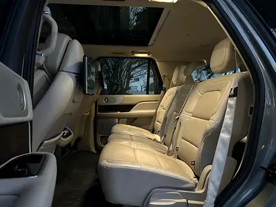 صورة 7 لـ 2020 Lincoln NAVIGATOR