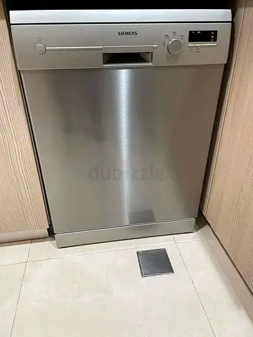 Siemens 2 rake dishwasher in Excellent Condition, free delivery installation