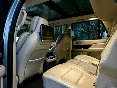 صورة 16 لـ 2020 Lincoln NAVIGATOR