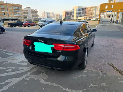 2017 Jaguar XE thumbnail 6