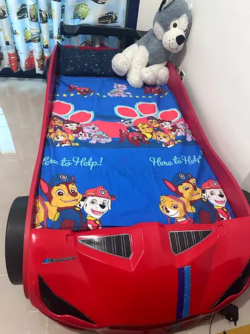 Red Car Bed with clean Mattress