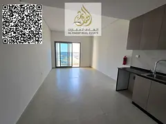 Studio apartment for annual rent with balcony and parking, very large area, Emirates Towers, directl