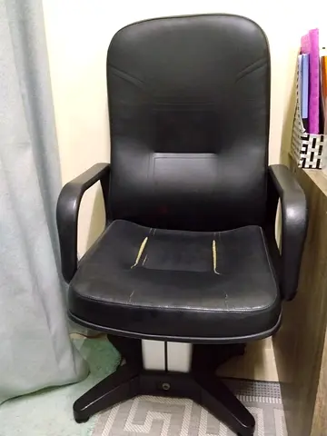 Black Office Chair with Armrests