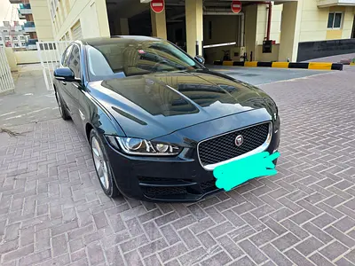 2017 Jaguar XE thumbnail 9