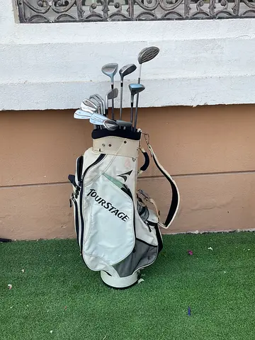 Ladies tour stage set with Mizuno clubs