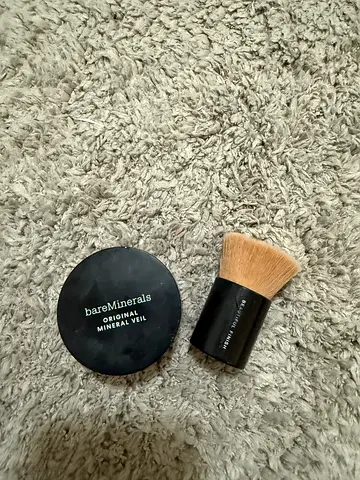 Bare minerals powder + brush