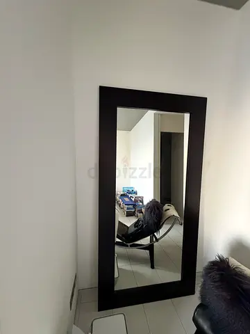 Modani standing mirror
