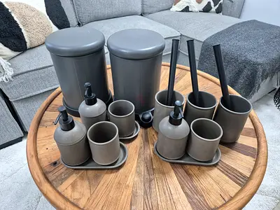 Bathroom accessories sets