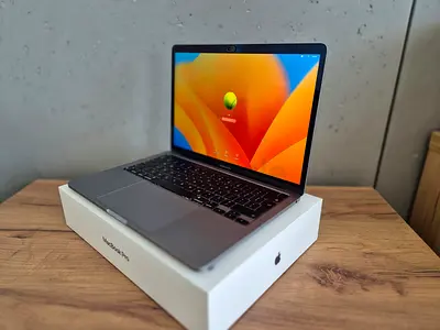 MacBook Pro 13 inch M1, 256GB, 16GB