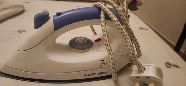 Black+Decker Steam Iron for Effortless Wrinkles Removal