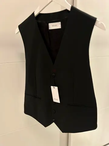 Stylish Black Vest from Reiss 40