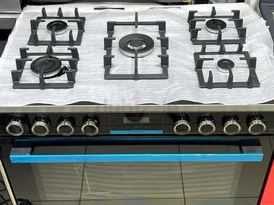 BOSCH Series 8 full gas cooker Range Almost New condition black crystal glass top 90cm
