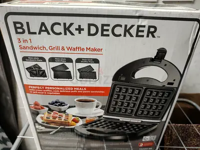 Black decker sandwich, grill and waffle maker
