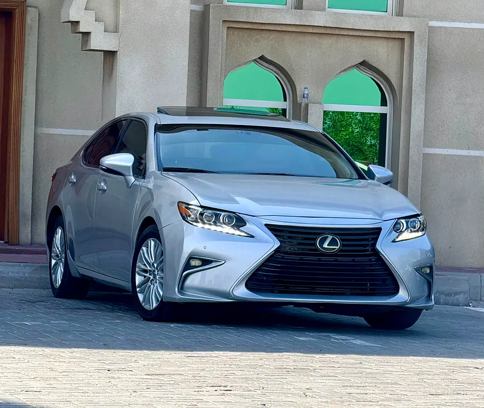 Lexus ES-Series 2014 — photo 1 of 14