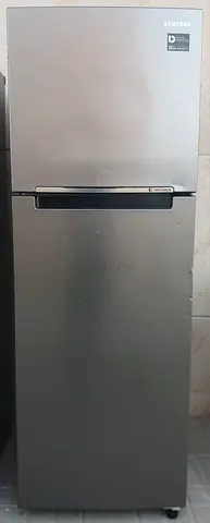 Samsung fridge for sale neat and calen