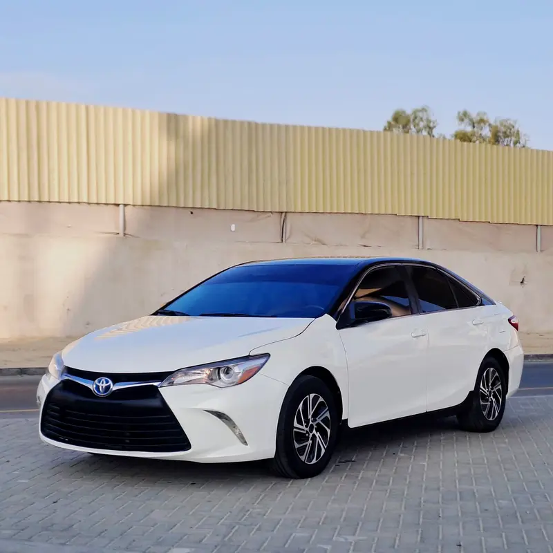 Toyota Camry 2017 — photo 1 of 12